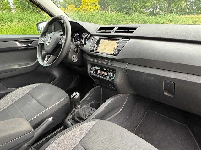 Skoda fabia combi 1.0 tsi business edition; h-030-sp - afbeelding 17 van  18