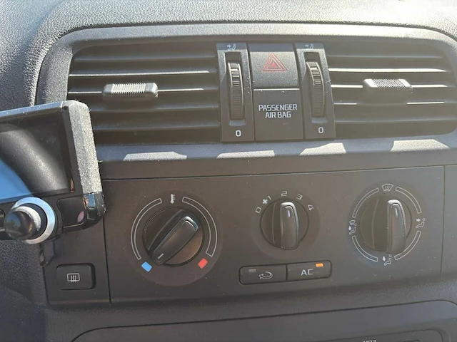 Skoda fabia combi 1.2-12v fresh , 40-tnh-1 - afbeelding 2 van  25