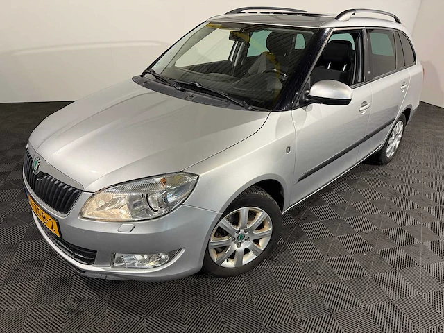 Skoda fabia combi 1.2 tsi grt elegance, 74-zfb-2 - afbeelding 1 van  14