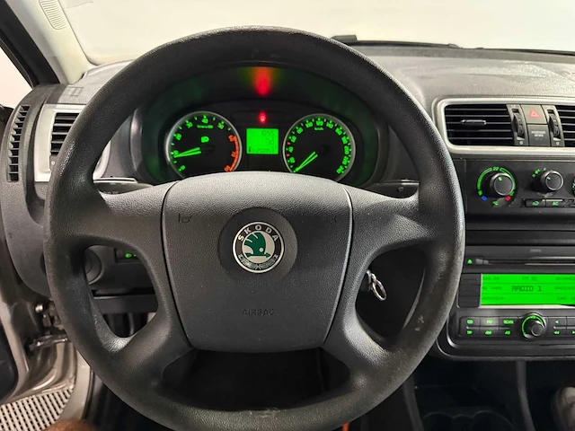 Skoda fabia combi 1.4-16v ambiente, 73-hkn-1 - afbeelding 4 van  18