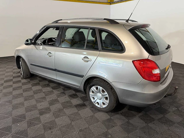 Skoda fabia combi 1.4-16v ambiente, 73-hkn-1 - afbeelding 11 van  18