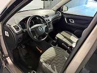 Skoda fabia combi 1.4-16v ambiente, 73-hkn-1 - afbeelding 18 van  18