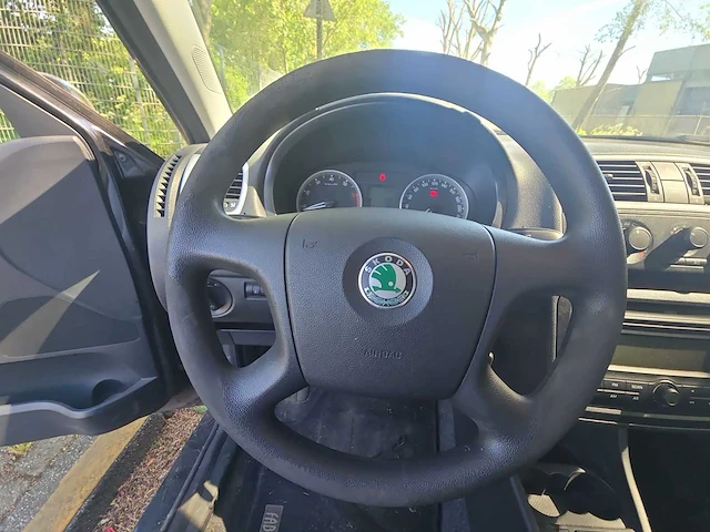Skoda fabia combi 1.4-16v ambiente car 2009 | 30-hph-5 i - afbeelding 6 van  22