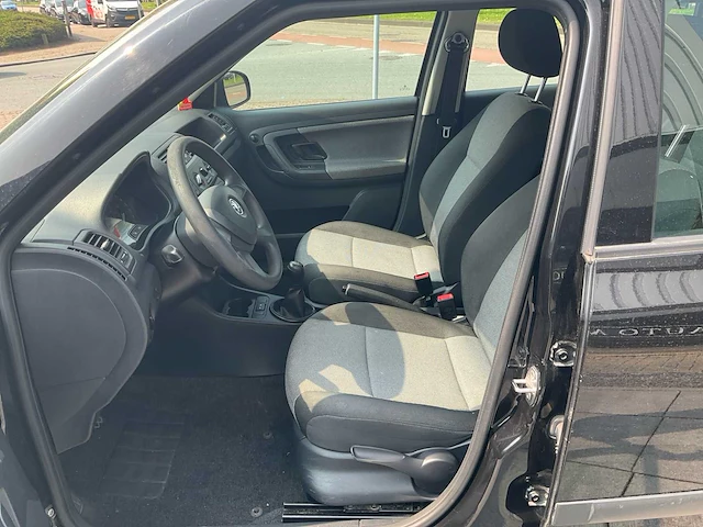 Skoda fabia elektrische ramen airco navi radio - afbeelding 3 van  25