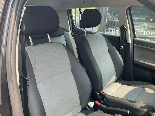 Skoda fabia elektrische ramen airco navi radio - afbeelding 5 van  25
