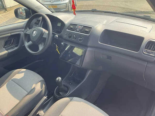 Skoda fabia elektrische ramen airco navi radio - afbeelding 7 van  25