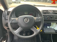 Skoda fabia elektrische ramen airco navi radio - afbeelding 8 van  25