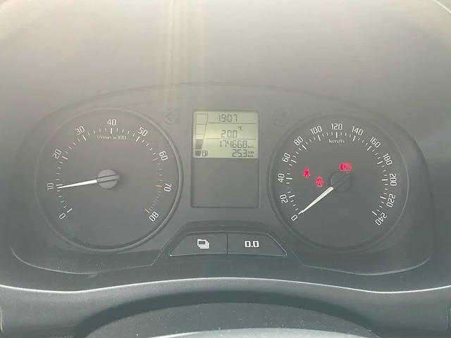 Skoda fabia elektrische ramen airco navi radio - afbeelding 9 van  25