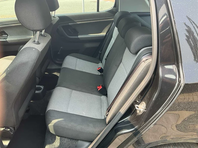 Skoda fabia elektrische ramen airco navi radio - afbeelding 17 van  25