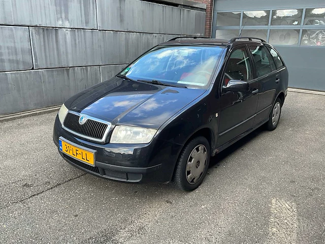 Skoda fabia kombi - personenauto (schade) - afbeelding 1 van  12