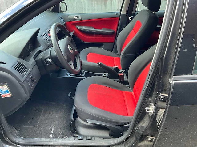 Skoda fabia kombi - personenauto (schade) - afbeelding 7 van  12