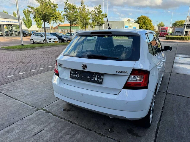 Skoda fabia sport 1.2 81kw dsg sty 46000 km 1e eigenaar 6989 - afbeelding 20 van  25