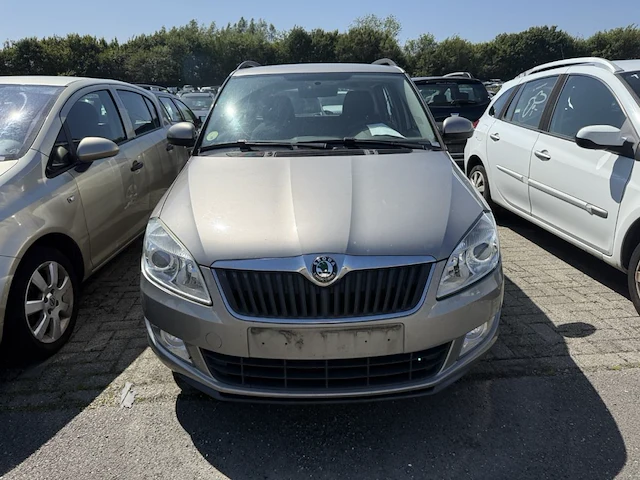 Skoda fabia sw 1.6 cr tdi ambiente dpf 90, 2010 - afbeelding 12 van  22