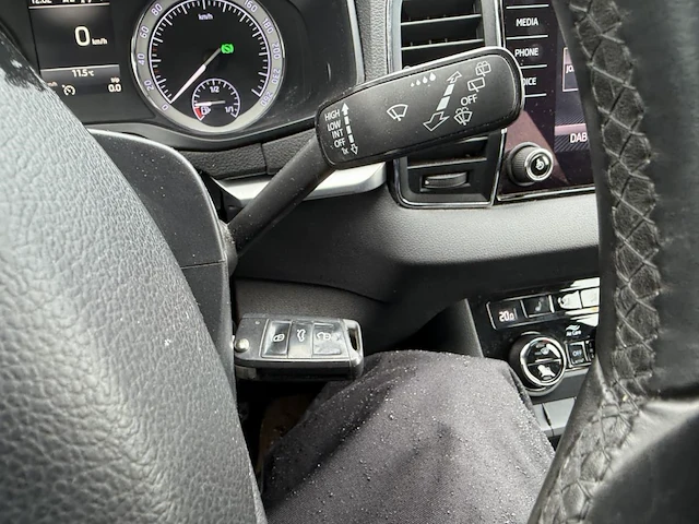 Skoda karoq 1 6 cr tdi scr ambition,2019 - afbeelding 7 van  25