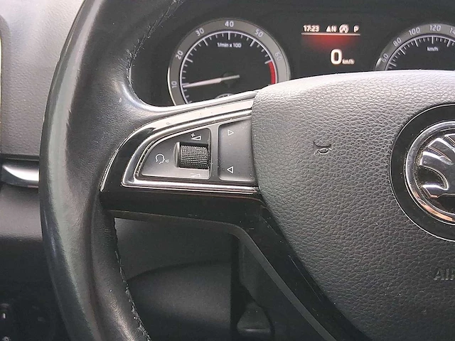 Skoda karoq 1.5 tsi act ambition 2018 | xp-003-d - afbeelding 11 van  35