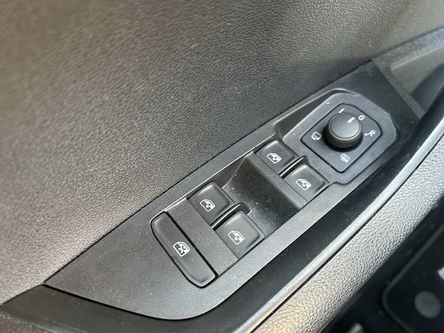 Skoda karoq 1.5 tsi act ambition business | zg-777-n - afbeelding 11 van  24