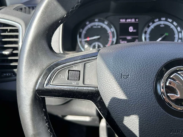 Skoda karoq 1.5 tsi act ambition business | zg-777-n - afbeelding 14 van  24