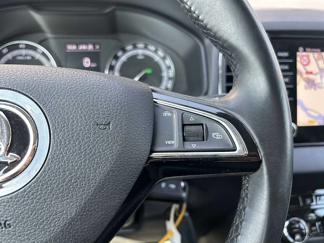 Skoda karoq 1.5 tsi act ambition business | zg-777-n - afbeelding 15 van  24