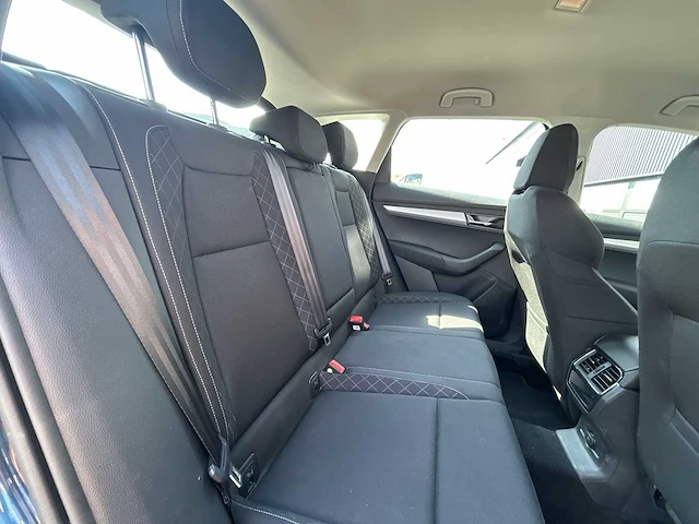 Skoda karoq 1.5 tsi act ambition business | zg-777-n - afbeelding 22 van  24