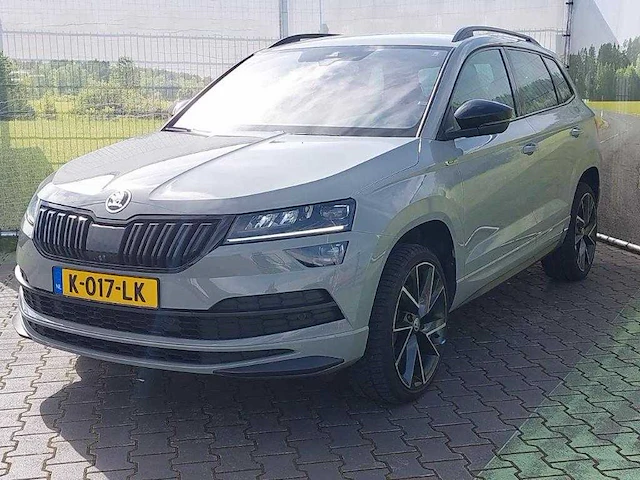 Skoda karoq 1.5 tsi act business edition | k-017-lk - afbeelding 1 van  48