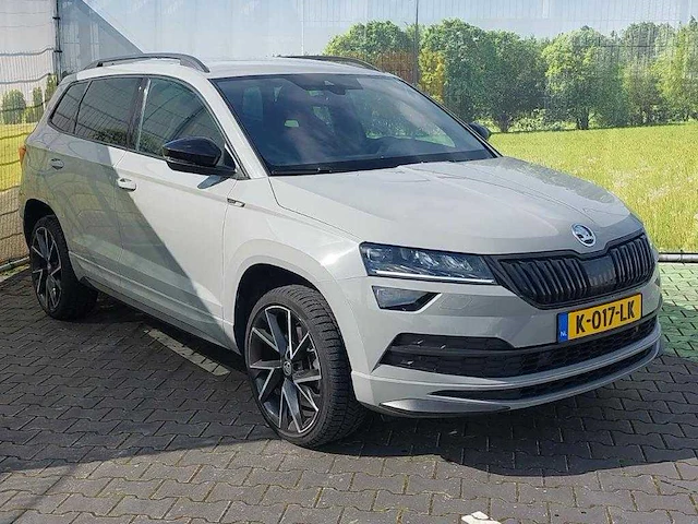 Skoda karoq 1.5 tsi act business edition | k-017-lk - afbeelding 12 van  48