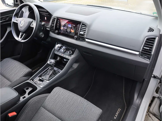 Skoda karoq 1.5 tsi automaat 2020 panoramadak virtual canton audio keyless go & entry dodehoeksensor - afbeelding 6 van  40