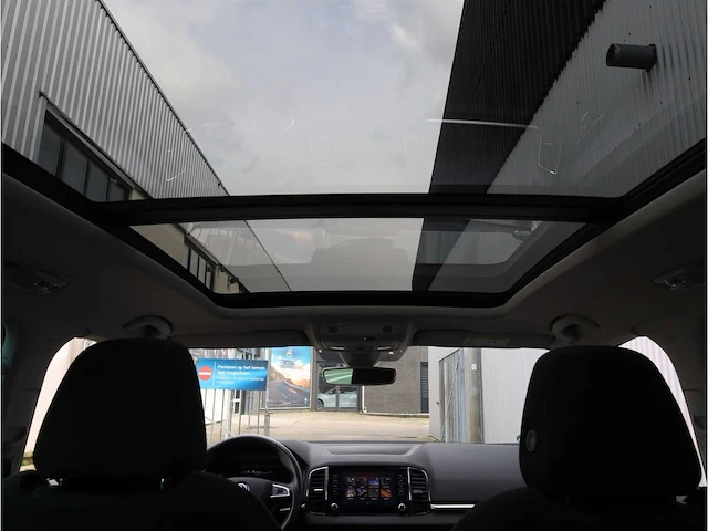 Skoda karoq 1.5 tsi automaat 2020 panoramadak virtual canton audio keyless go & entry dodehoeksensor - afbeelding 9 van  40