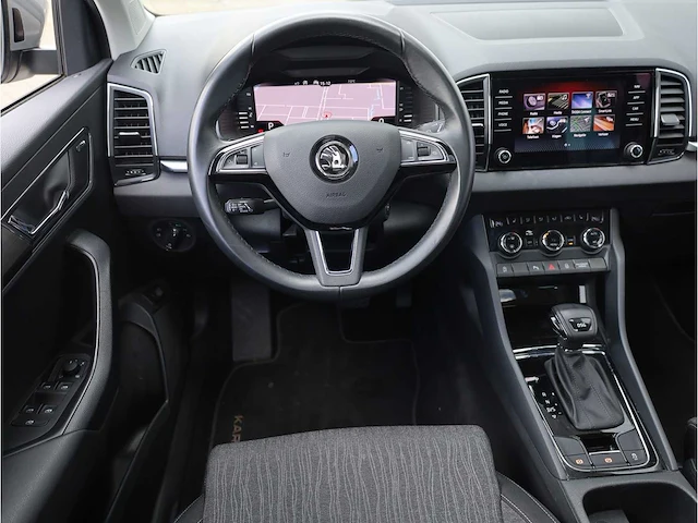 Skoda karoq 1.5 tsi automaat 2020 panoramadak virtual canton audio keyless go & entry dodehoeksensor - afbeelding 10 van  40