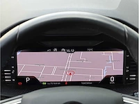 Skoda karoq 1.5 tsi automaat 2020 panoramadak virtual canton audio keyless go & entry dodehoeksensor - afbeelding 13 van  40