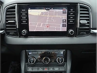 Skoda karoq 1.5 tsi automaat 2020 panoramadak virtual canton audio keyless go & entry dodehoeksensor - afbeelding 14 van  40