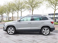 Skoda karoq 1.5 tsi automaat 2020 panoramadak virtual canton audio keyless go & entry dodehoeksensor - afbeelding 12 van  40