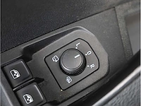 Skoda karoq 1.5 tsi automaat 2020 panoramadak virtual canton audio keyless go & entry dodehoeksensor - afbeelding 28 van  40
