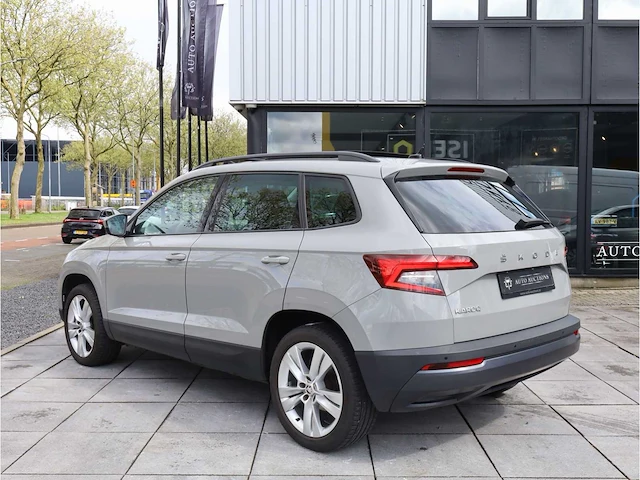 Skoda karoq 1.5 tsi automaat 2020 panoramadak virtual canton audio keyless go & entry dodehoeksensor - afbeelding 23 van  40