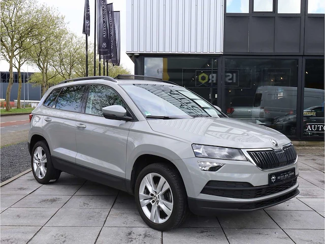 Skoda karoq 1.5 tsi automaat 2020 panoramadak virtual canton audio keyless go & entry dodehoeksensor - afbeelding 38 van  40