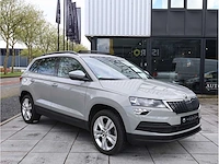 Skoda karoq 1.5 tsi automaat 2020 panoramadak virtual canton audio keyless go & entry dodehoeksensor - afbeelding 38 van  40