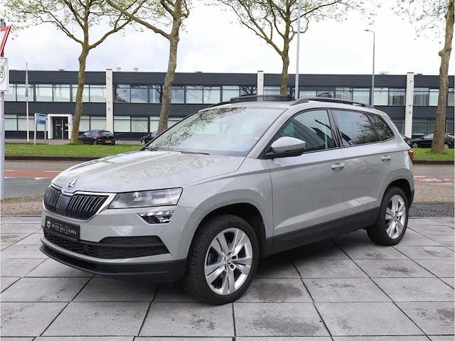 Skoda karoq 1.5 tsi automaat 2020 panoramadak virtual canton audio keyless go & entry dodehoeksensor - afbeelding 40 van  40