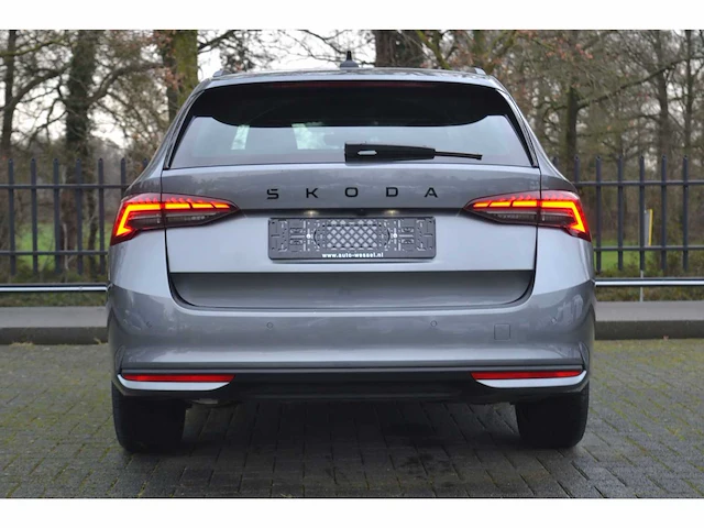 Skoda octavia 1.5 tsi mhev combi black edition facelift - personenauto - afbeelding 2 van  36