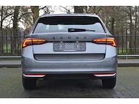 Skoda octavia 1.5 tsi mhev combi black edition facelift - personenauto - afbeelding 2 van  36