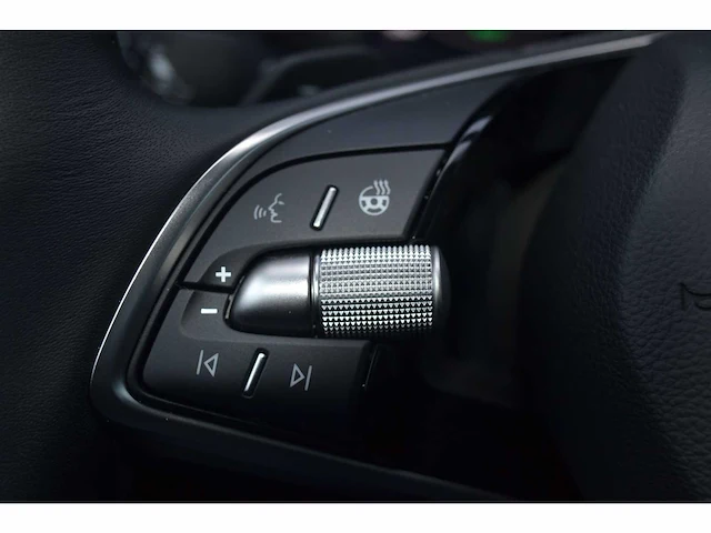 Skoda octavia 1.5 tsi mhev combi black edition facelift - personenauto - afbeelding 25 van  36