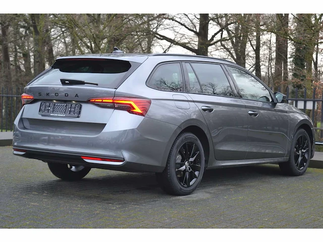 Skoda octavia 1.5 tsi mhev combi black edition facelift - personenauto - afbeelding 23 van  36