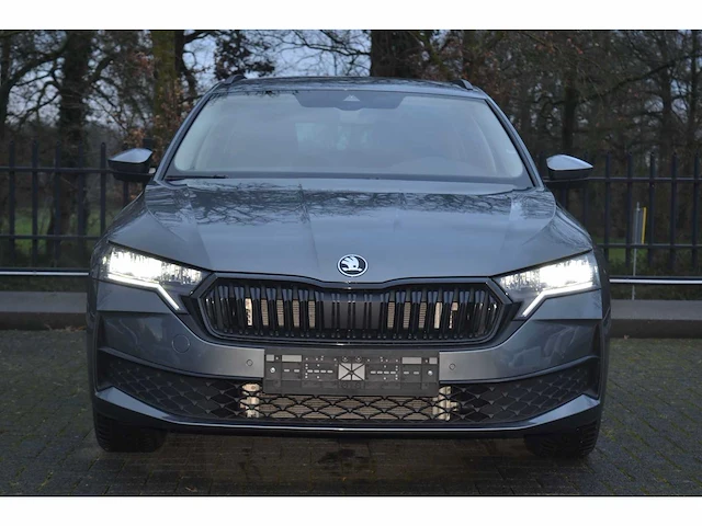 Skoda octavia 1.5 tsi mhev combi black edition facelift - personenauto - afbeelding 32 van  36
