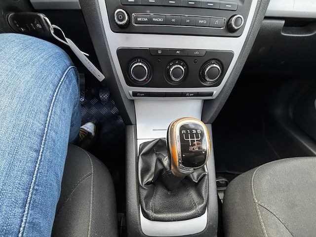 Skoda octavia 1.6 cr tdi greenline ambition dpf, 2011 - afbeelding 4 van  27