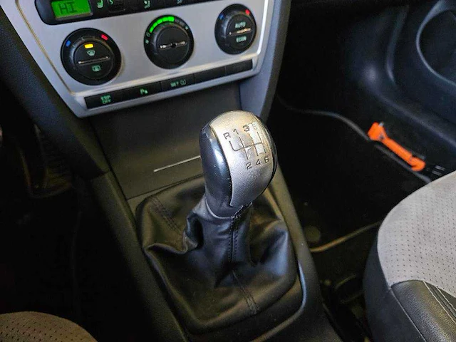 Skoda octavia 2.0 tfsi rs, 59-xj-jp - afbeelding 4 van  17