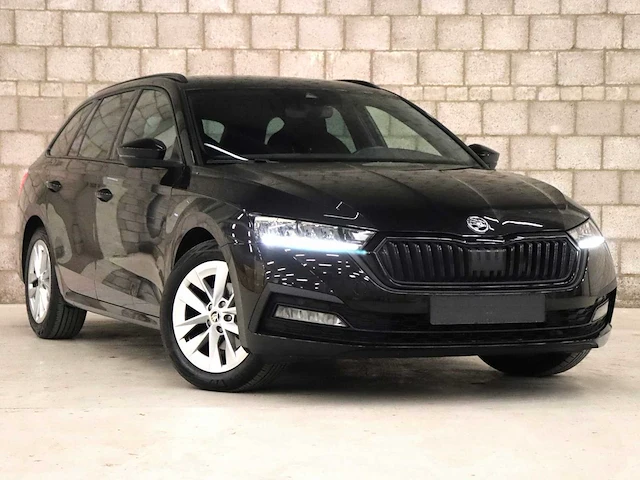 Skoda octavia combi 1.0 e-tsi sport business car 2022 - afbeelding 23 van  34