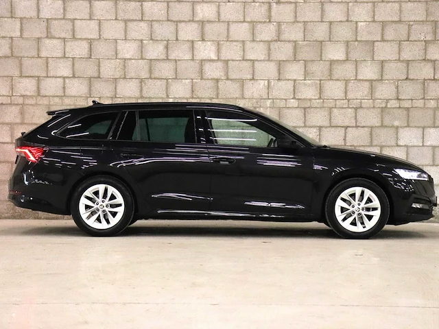 Skoda octavia combi 1.0 e-tsi sport business car 2022 - afbeelding 31 van  34
