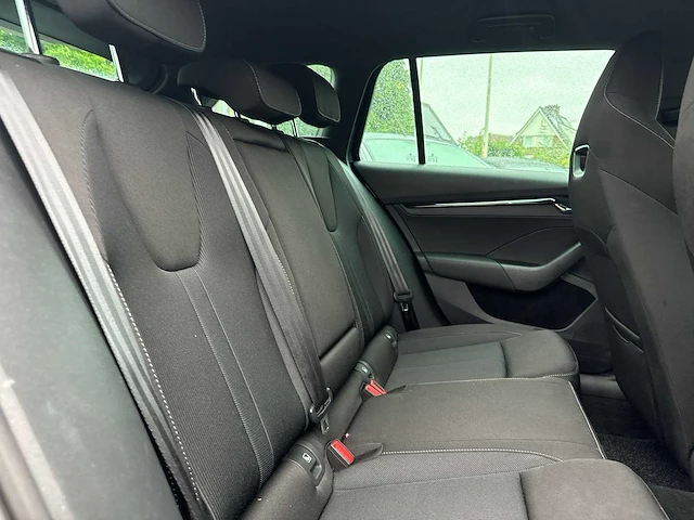Skoda octavia combi 1.0 e-tsi sport business | p-220-dx - afbeelding 15 van  25