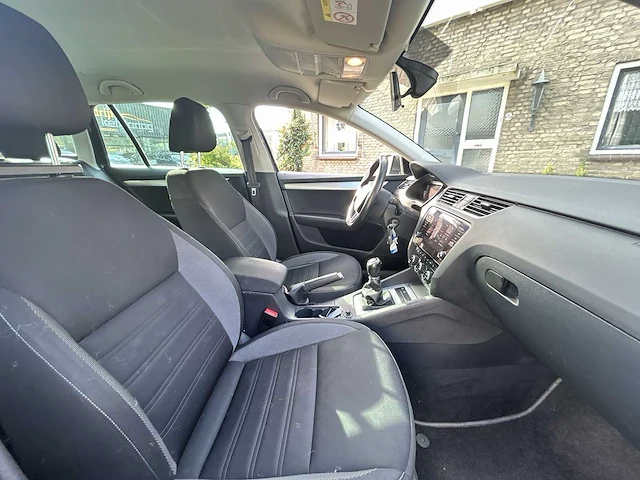 Skoda octavia combi 1.0 tsi bns ed. plus car 2020 | j-300-zs - afbeelding 19 van  26
