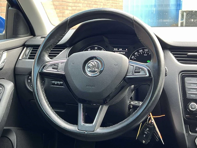Skoda octavia combi 1.0 tsi greentech ambition business 2016 | kd-968-b - afbeelding 8 van  32
