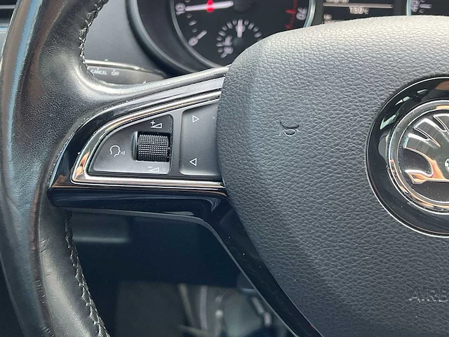 Skoda octavia combi 1.0 tsi greentech ambition business 2016 | kd-968-b - afbeelding 10 van  32