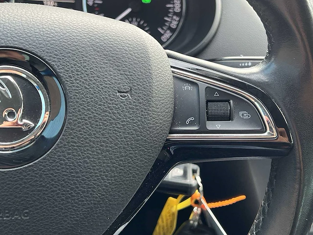 Skoda octavia combi 1.0 tsi greentech ambition business 2016 | kd-968-b - afbeelding 11 van  32